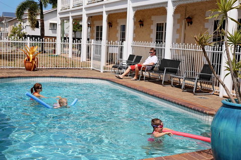 White Lace Motor Inn - Tourism Canberra 5