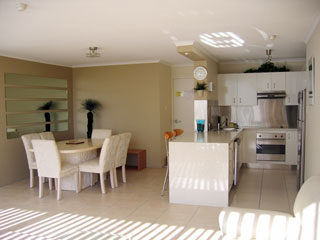 Beachfront Towers - Tourism Canberra 9