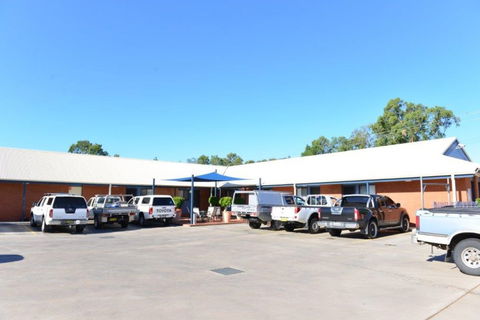 Albert Motel - Tourism Canberra 4