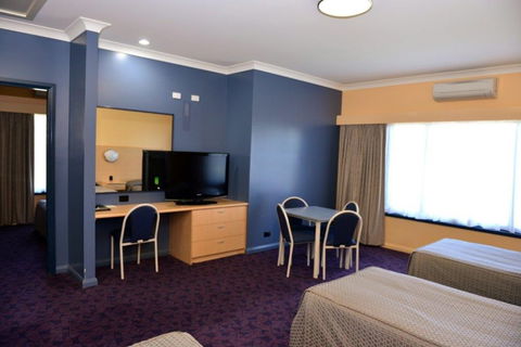 Albert Motel - Tourism Canberra 5