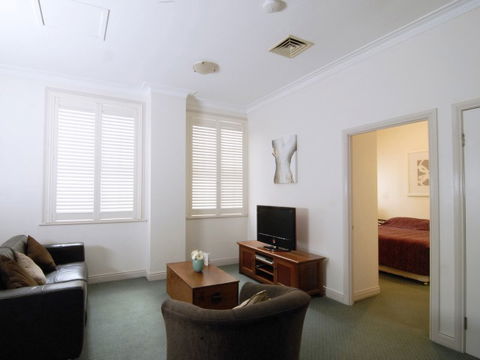 Rothbury On Ann Heritage Apartment Hotel - Tourism Canberra 3