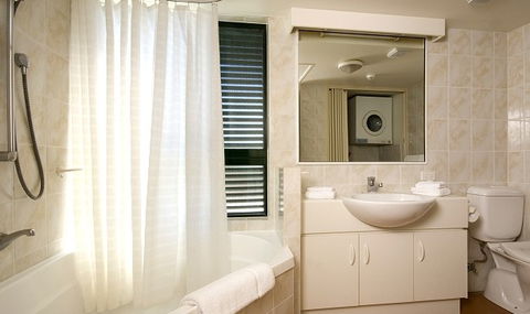 Tropic Towers Apartments - Tourism Canberra 1