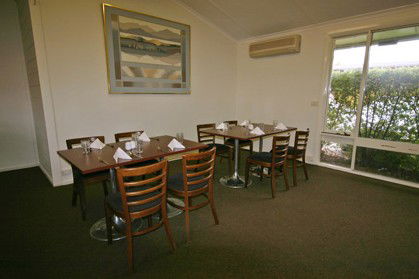 Red Cedars Motel - Tourism Canberra 1