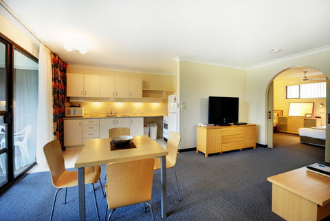 Absolute Beachfront Smugglers On The Beach - Tourism Canberra 1