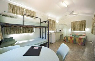 Knotts Crossing Resort - Tourism Canberra 1