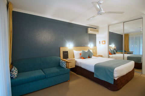 Lord Byron Resort - Tourism Canberra 1