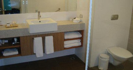 Desert Gardens Hotel - Tourism Canberra 3