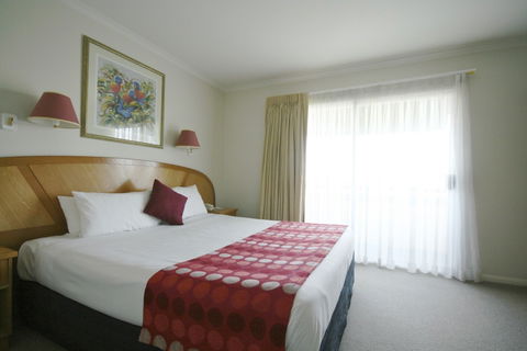 Cairns Sheridan Hotel - Tourism Canberra 2