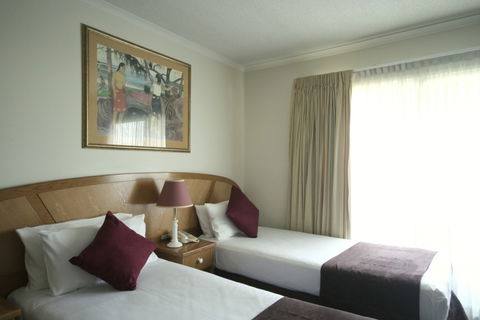 Cairns Sheridan Hotel - Tourism Canberra 3