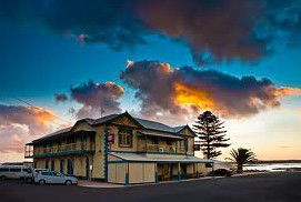 Arno Bay Hotel - Tourism Canberra 0