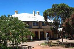 Hawker Hotel Motel - Tourism Canberra 0