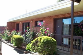 Court House Hotel Motel - Tourism Canberra 0