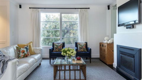 The Summer House - Tourism Canberra 3