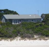 Island Beach Escape - Tourism Canberra