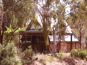 Mount Remarkable Cottage - Tourism Canberra 0