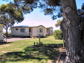 Millicent Hillview Caravan Park - Tourism Canberra 0