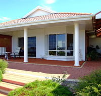 Close Encounters Bed and Breakfast - Tourism Canberra