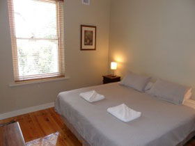 Warwick Apartment - Tourism Canberra 0