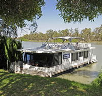 Moving Waters Self Contained Moored Houseboat - Tourism Canberra
