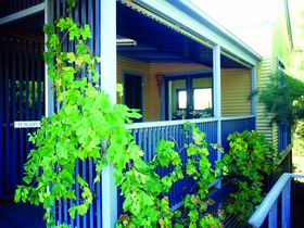 Lavender Blue Country Apartments - Tourism Canberra 0