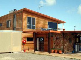 Shboo Shelly Beach Lodge - Tourism Canberra 0