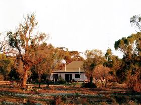 Sandalmere Cottage - Tourism Canberra 0