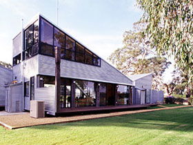 Punters Vineyard Retreat - Tourism Canberra 0
