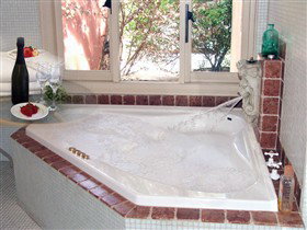 Lanzerac Country Estate - Tourism Canberra 0