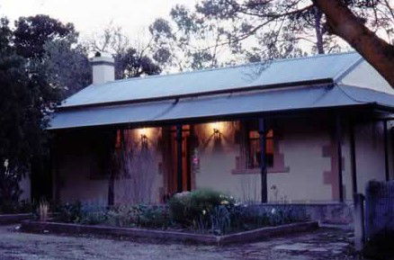 Walnut Cottage - Tourism Canberra 0