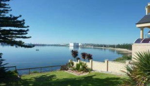 Bay 10 Accommodation - Tourism Canberra 1