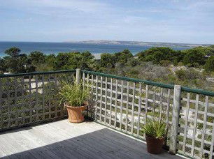 Lantauanan - The Lookout - Tourism Canberra 1