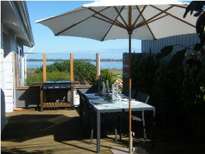 Coorong Waterfront Retreat - Tourism Canberra 4