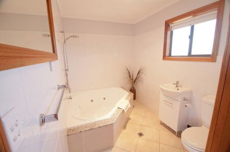 Lyrabendi Farmstay - Tourism Canberra 3