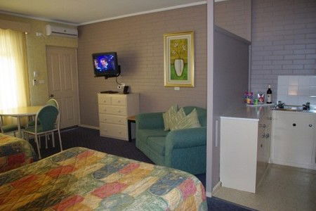 Lake View Apartments - Tourism Canberra 1