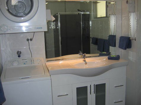 Modra's Apartments Tumby Bay - Tourism Canberra 1