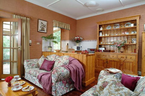 Amanda's Cottage 1899 - Tourism Canberra 4