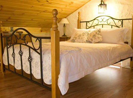 The Old Oak Bed And Breakfast - The Barn - Tourism Canberra 0