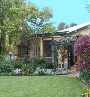 The Lookout - Tourism Canberra 0