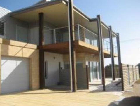 Kingston Shore Villas - Tourism Canberra 2