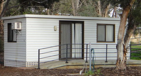 Long Island Caravan Park Cabins - Tourism Canberra 1