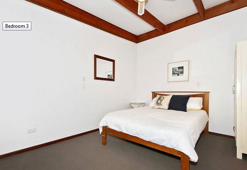 Sea Sand And Scrub Holiday House - Tourism Canberra 2
