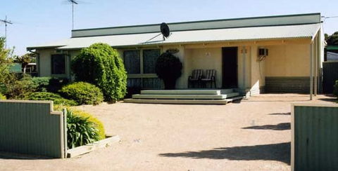 Port Wakefield Motel - Tourism Canberra 0