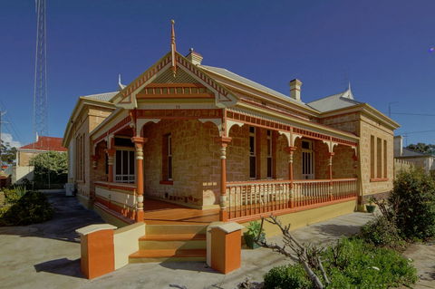 Myras Moonta Retreat - Tourism Canberra 0