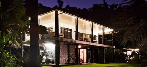 Misty Mountains Tropical Rainforest Romantic Retreat - Tourism Canberra 9