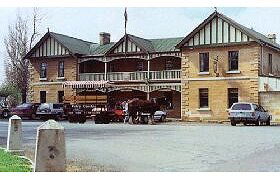 Man-O-Ross Hotel - Tourism Canberra 0