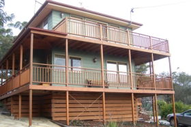 Coles Bay House - Tourism Canberra 0