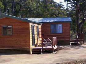 Whale Watchers Retreat - Tourism Canberra 0