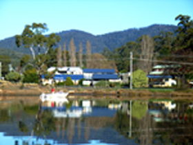 Prosser Holiday Units - Tourism Canberra 0