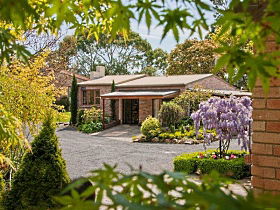Shingles Riverside Cottages - The - Tourism Canberra 0