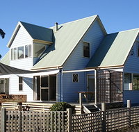 The Big Blue Retreat - Tourism Canberra